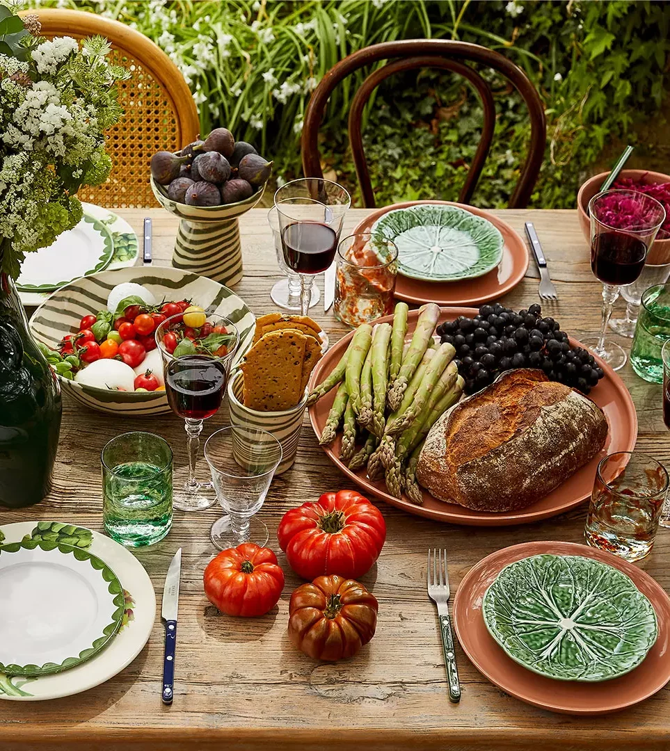 The Gratitude Table: Dining Spaces for Meaningful Gatherings